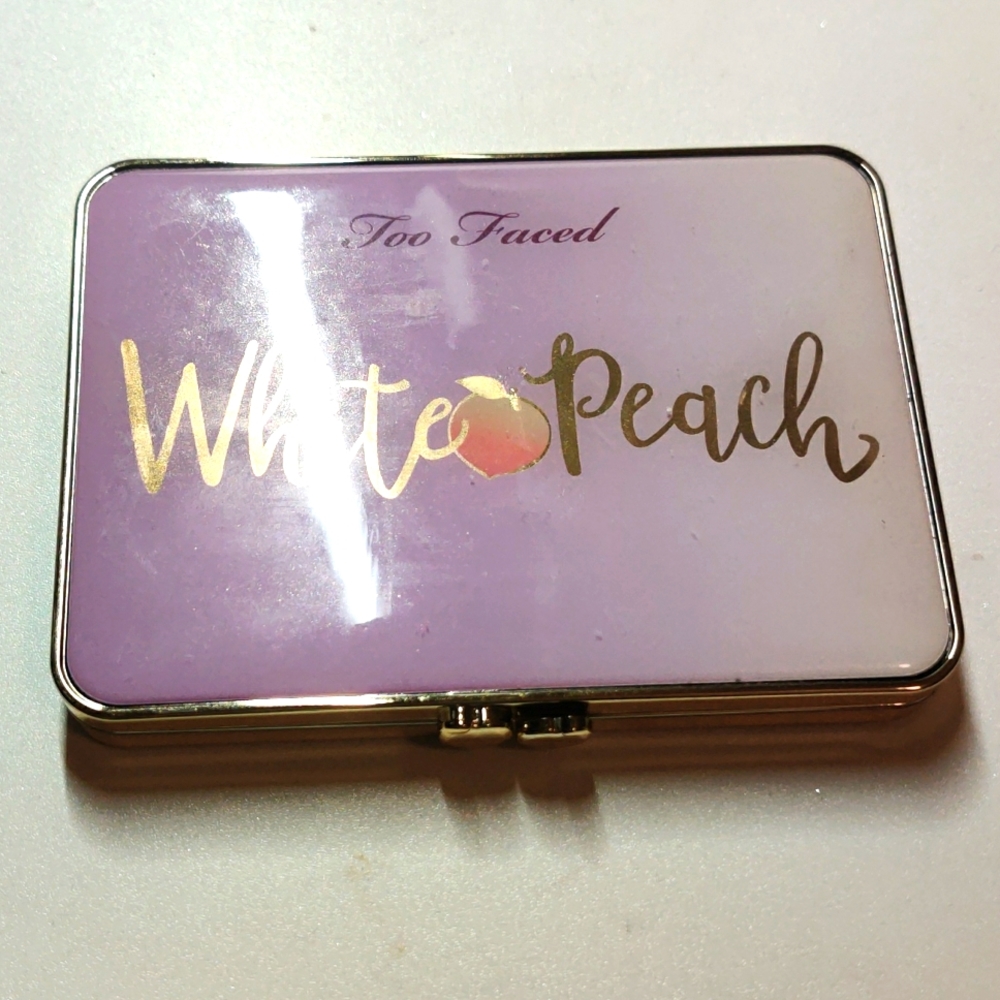 Too Faced White Peach Multi-Dimensional Eyeshadow palette